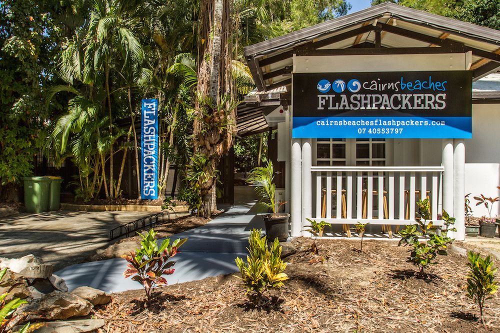 Cairns Beaches Flashpackers Палм Коув Екстериор снимка